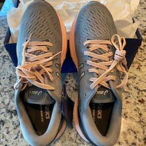 ASICS Women’s Running Shoes. Gel-Kayano 27 size 8 1/2